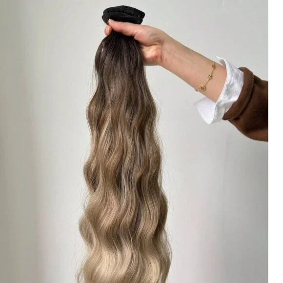 Soft Vanilla Balayage Blonde Hair extensions - Clip ins - Picture 2 of 6